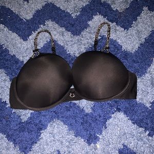 BLACK VICTORIA’S SECRET PUSH-UP BRA
